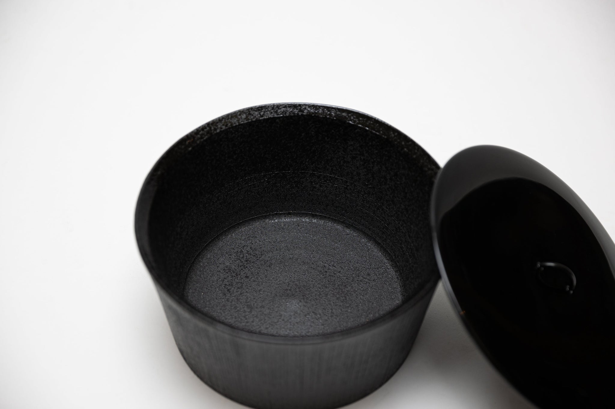 黒彩線彫水指 | artrip山口